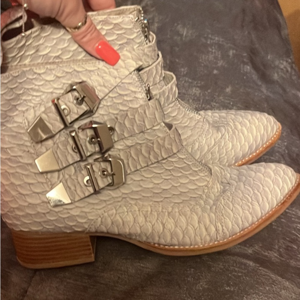 Brand new Jeffrey Campbell boots